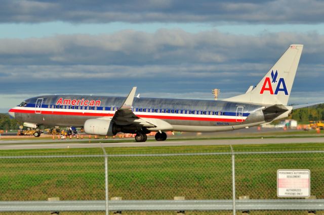 Boeing 737-800 (N947AN)