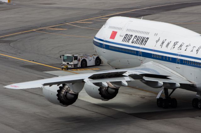 BOEING 747-8 (B-2482)