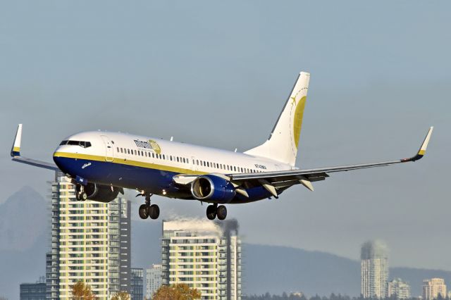 Boeing 737-800 (N749MA)