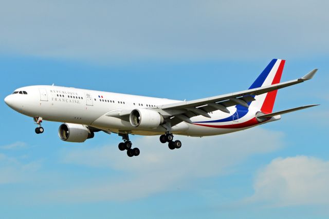Airbus A330-200 (F-RARF) - Kystvejen RWY22L