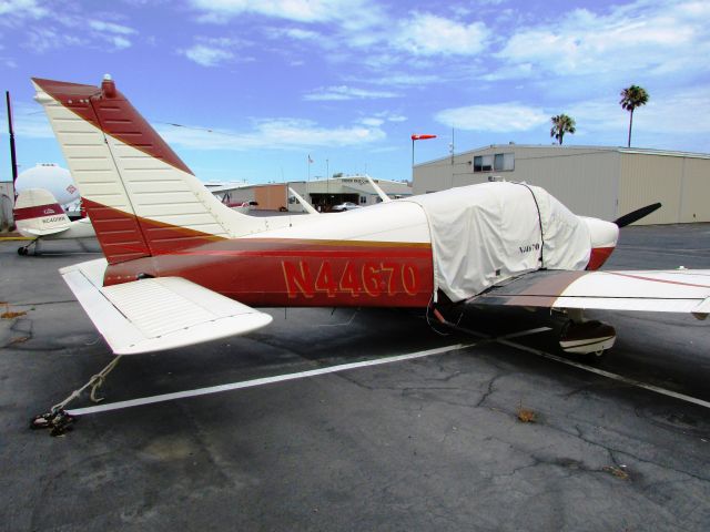 Piper Cherokee (N44670) - Parked at Ramona