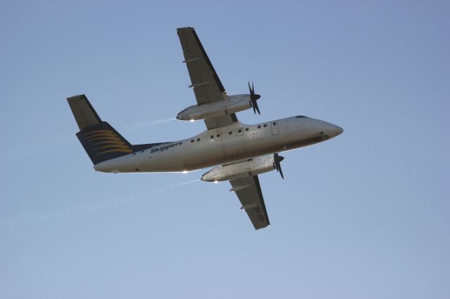 de Havilland Dash 8-300 (VH-XFX) - Perth Public viewing area Canon 550D 100 -400 Len F5 1/1600 ISO160 FL235mm