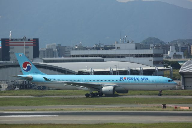 Airbus A330-300 (HL7553)