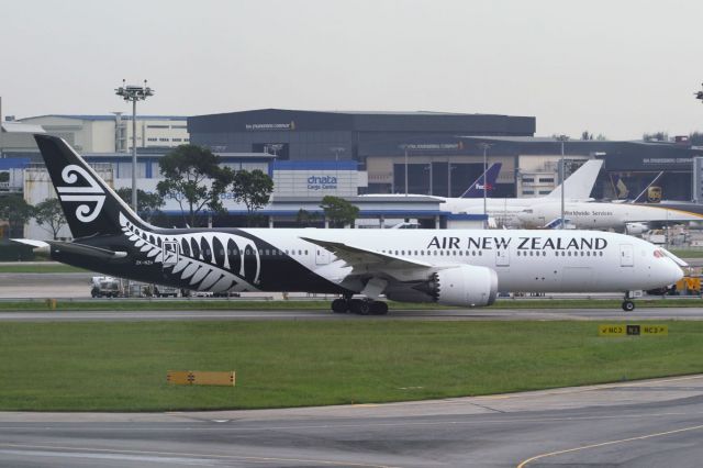 Boeing 787-9 Dreamliner (ZK-NZH)