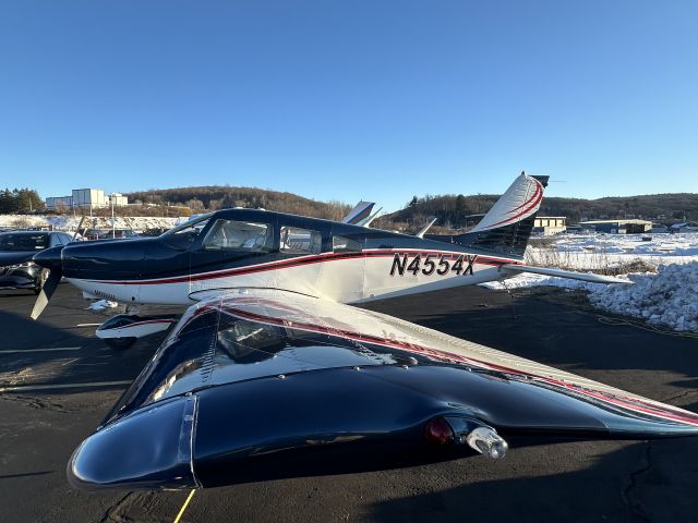 Piper Cherokee (N4554X)