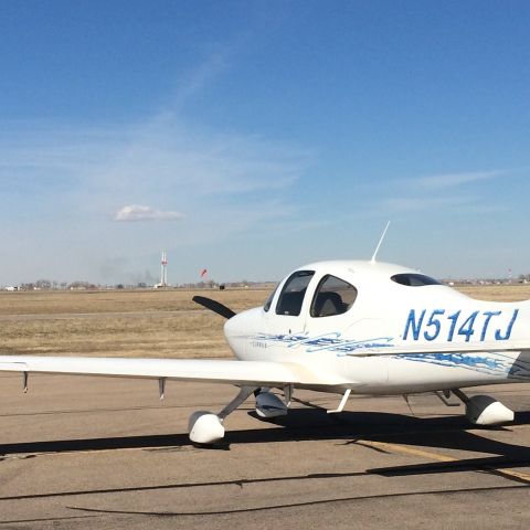 Cirrus SR-20 (N514TJ)