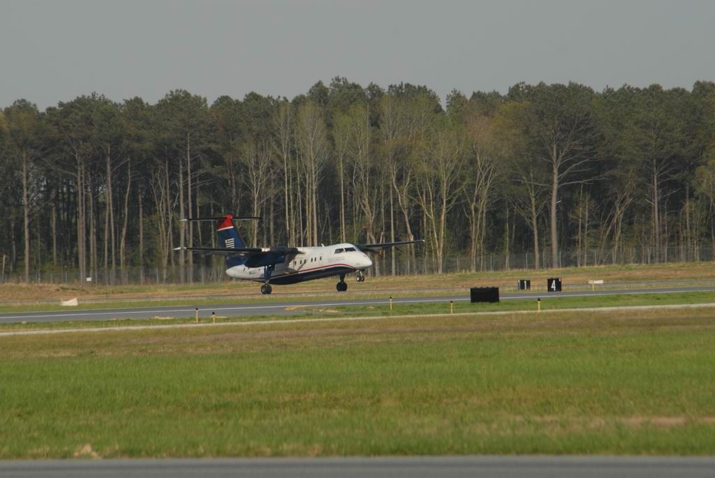 N810EX — - Dash 8 100 Service from PHL in the new USAirways Paint Scheme.