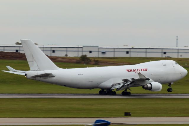 Boeing 747-400 (N701CK) - Kalitta putting the nose down onto CVG's 18L.