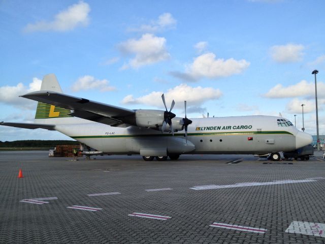 Lockheed C-130 Hercules (P2-LAC)