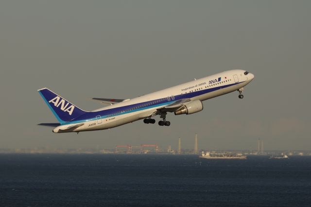 BOEING 767-300 (JA605A) - March 9th 2019:HND-FUK.