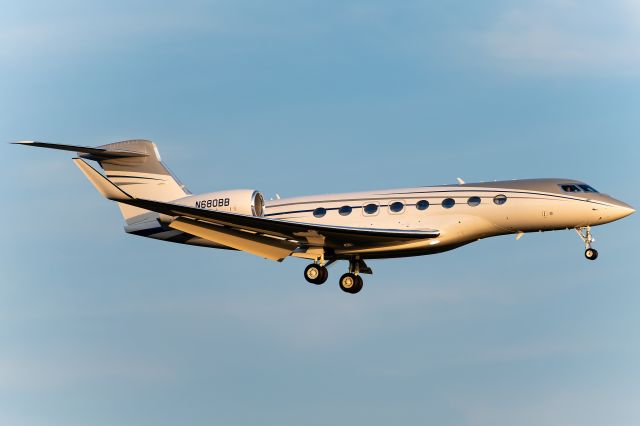 Gulfstream Aerospace Gulfstream G650 (N680BB) - DUSK ARRIVAL 