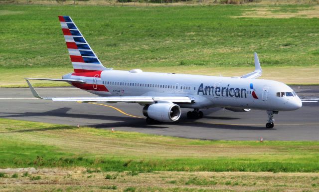 Boeing 757-200 (N198AA)