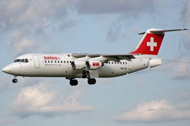 Avro RJ-100 Avroliner (HB-IXX)