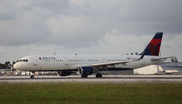 Airbus A321 (N336DX) - Taxing on the evening of the 12th of June, 2018.