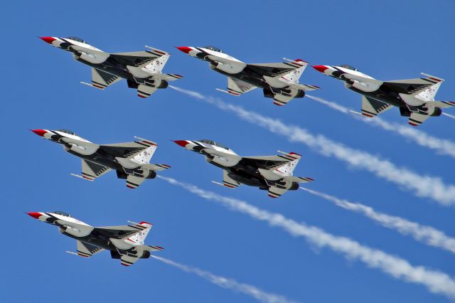 Lockheed F-16 Fighting Falcon — - Daytona Beach Wings & Waves Airshow 2012