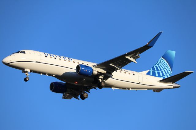Embraer 175 (N763YX) - United E175 taken from Million Air