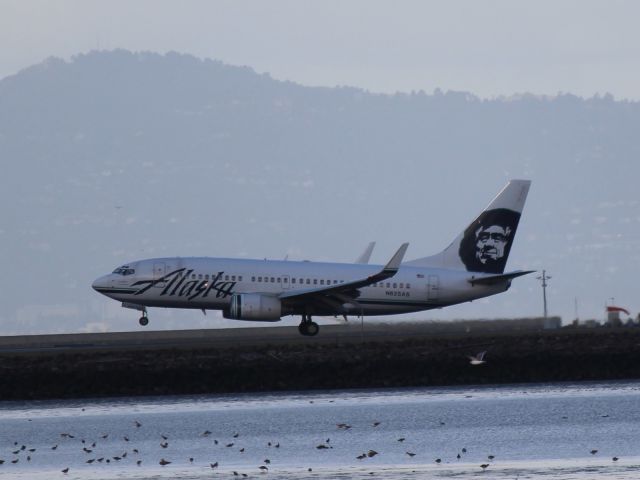 Boeing 737-700 (N625AS)