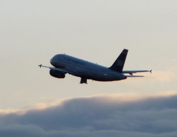 Airbus A319 (N836AW)