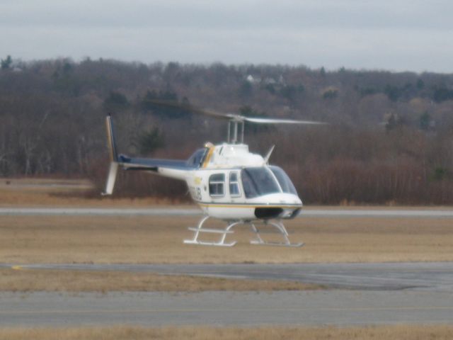 Bell JetRanger (N868JB) - Landing on the helipad.