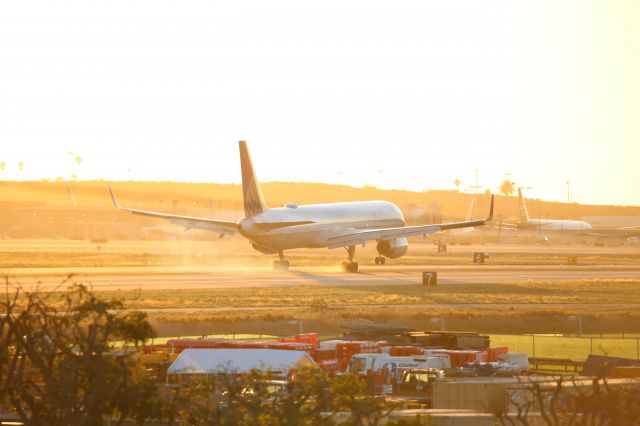 BOEING 757-300 (N77871)