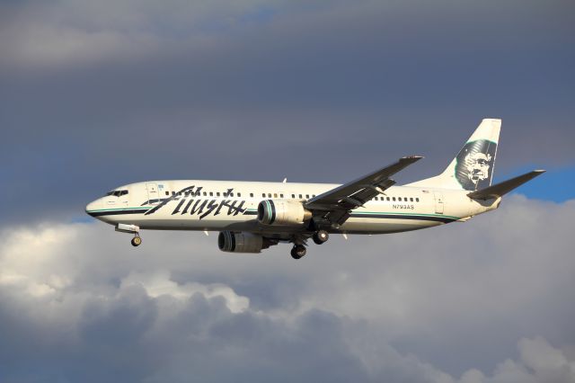 BOEING 737-400 (N793AS)