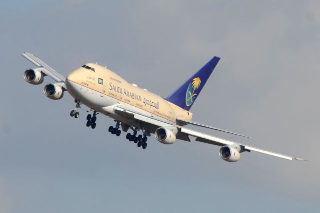 BOEING 747SP (HZHM1B) - Saudi Arab Governmentbr /Landing 25