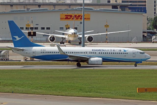 Boeing 737-800 (B-1913)