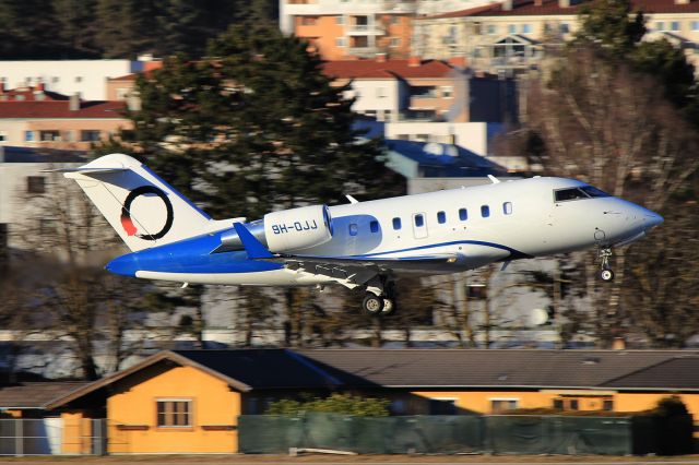 Canadair Challenger (9H-OJJ)