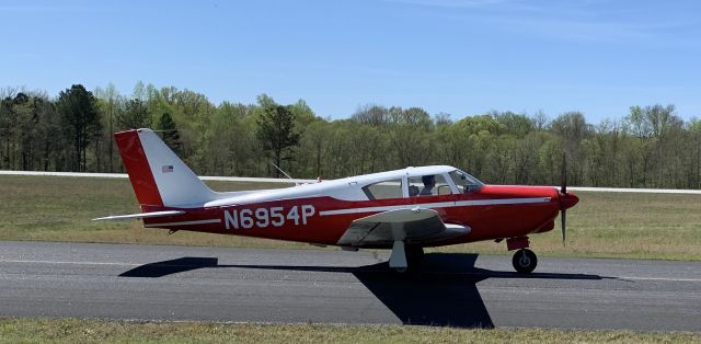 Piper PA-24 Comanche (N6954P)