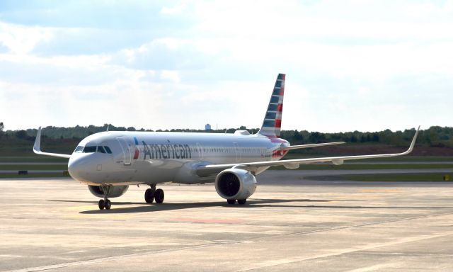 Airbus A321neo (N440AN) - American Airlines Airbus A321-253NX N440AN in Charlotte 