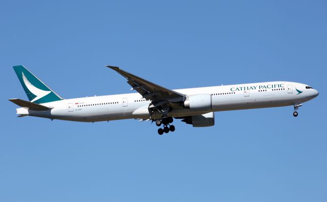 BOEING 777-300ER (B-KPR) - Short Final To Rwy 25