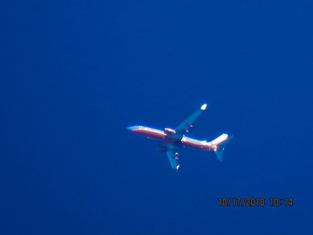 Boeing 737-800 (N8628A)