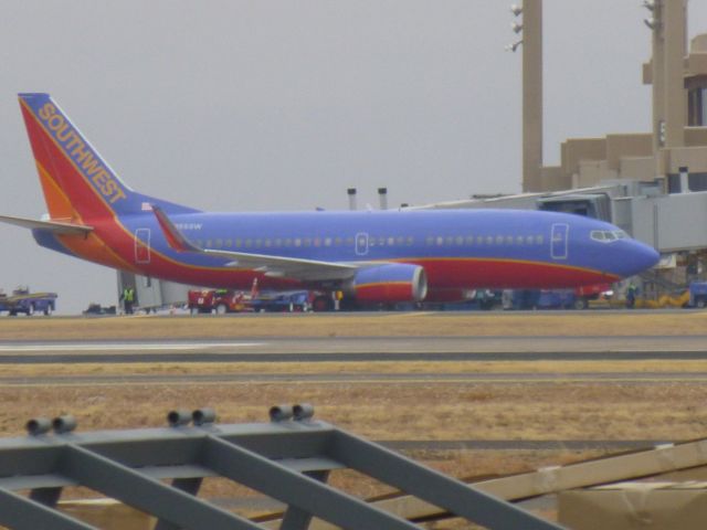 BOEING 737-300 (N355SW)