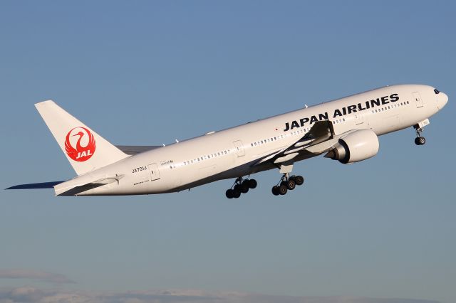 Boeing 777-200 (JA701J)