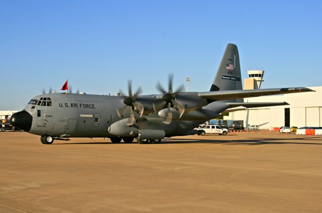 Lockheed C-130 Hercules —