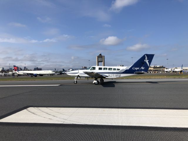 Cessna 402 (N258PB)