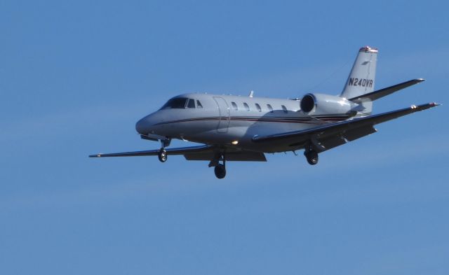 Cessna Citation Excel/XLS (N240VR) - On final is this 2002 Cessna Citation Excel/XLS in the Winter of 2018.