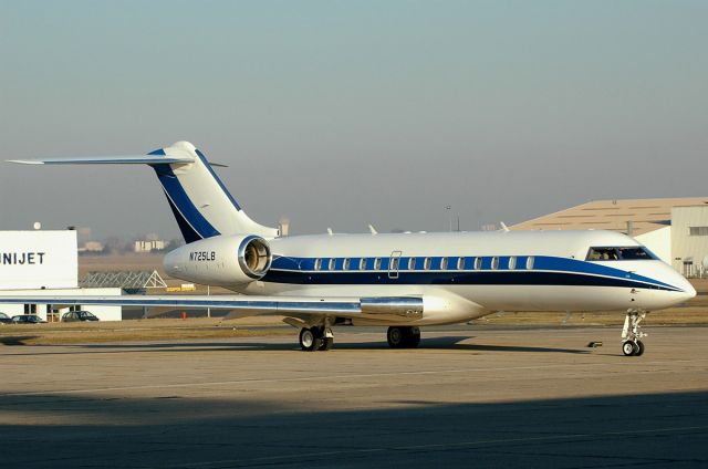 N725LB — - BD-700-1A10 Global Express