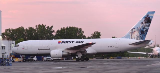 BOEING 767-200 (C-GKLY)