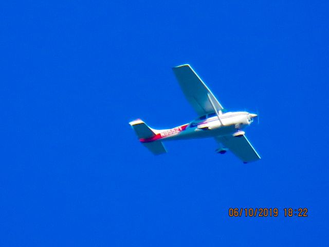 Cessna Skylane (N95521)