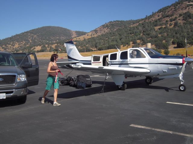 Beechcraft Bonanza (36) (N913LC)