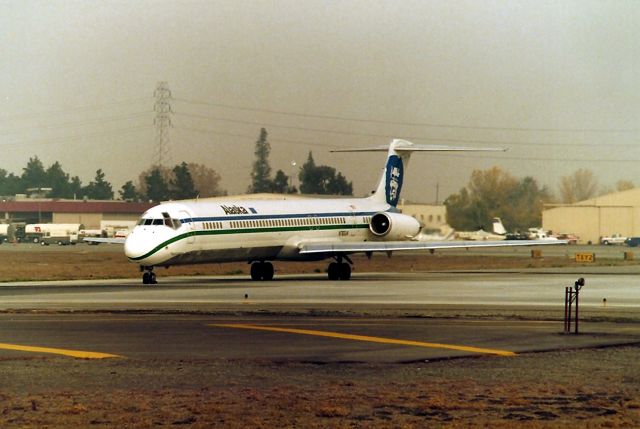 McDonnell Douglas MD-82 (N783JA) - KSJC - Alaska old color MD82 rolls to 30L at San Jose for a flight to PDX or SEA.