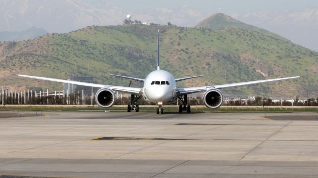 Boeing 787-9 Dreamliner (CC-BGF)