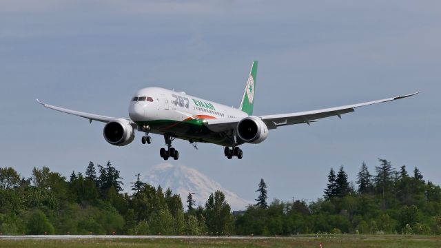 Boeing 787-9 Dreamliner (B-17885) - BOE774 on final to Rwy 34L to complete a B1 flight on 5.4.19. (ln 831 / cn 42118).