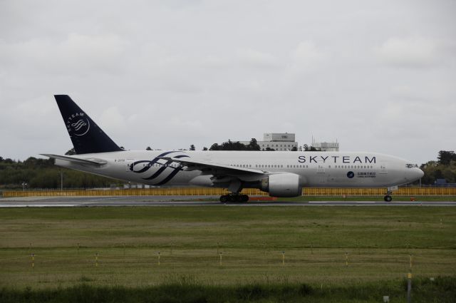 Boeing 777-200 (B-2056) - Departure at NRT Airport R/W16R on 2012/04/30 Sky Team c/s