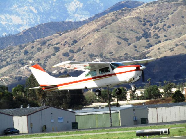 Cessna Centurion (N4758C) - Taking off RWY 8R