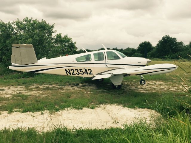 Beechcraft 35 Bonanza (N23542)