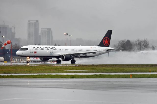 Airbus A321 (C-FGKN)