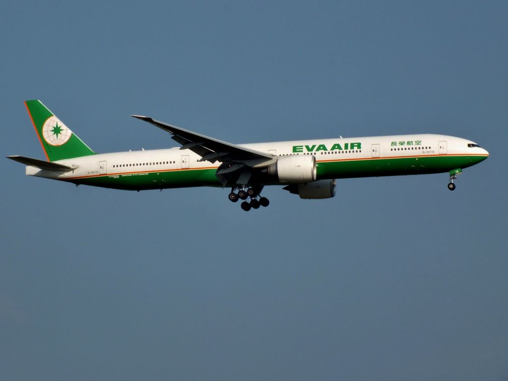 BOEING 777-300ER (B-16715)