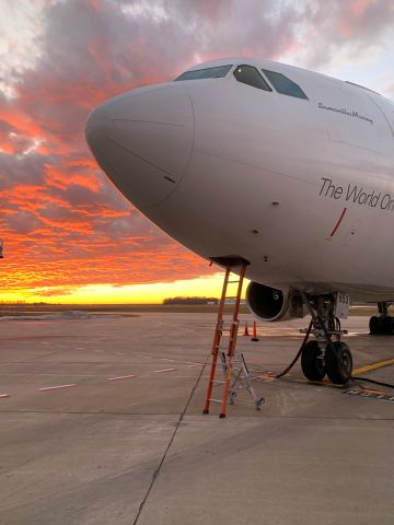 Airbus A300F4-600 (N653FE) - Samantha Soaking in that beautiful sunset 